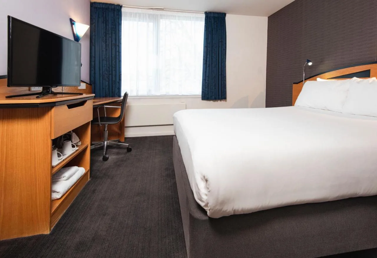 Standard Double Room with Free Hot Breakfast